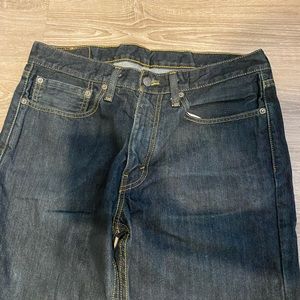 Levi’s 514. Straight leg.
